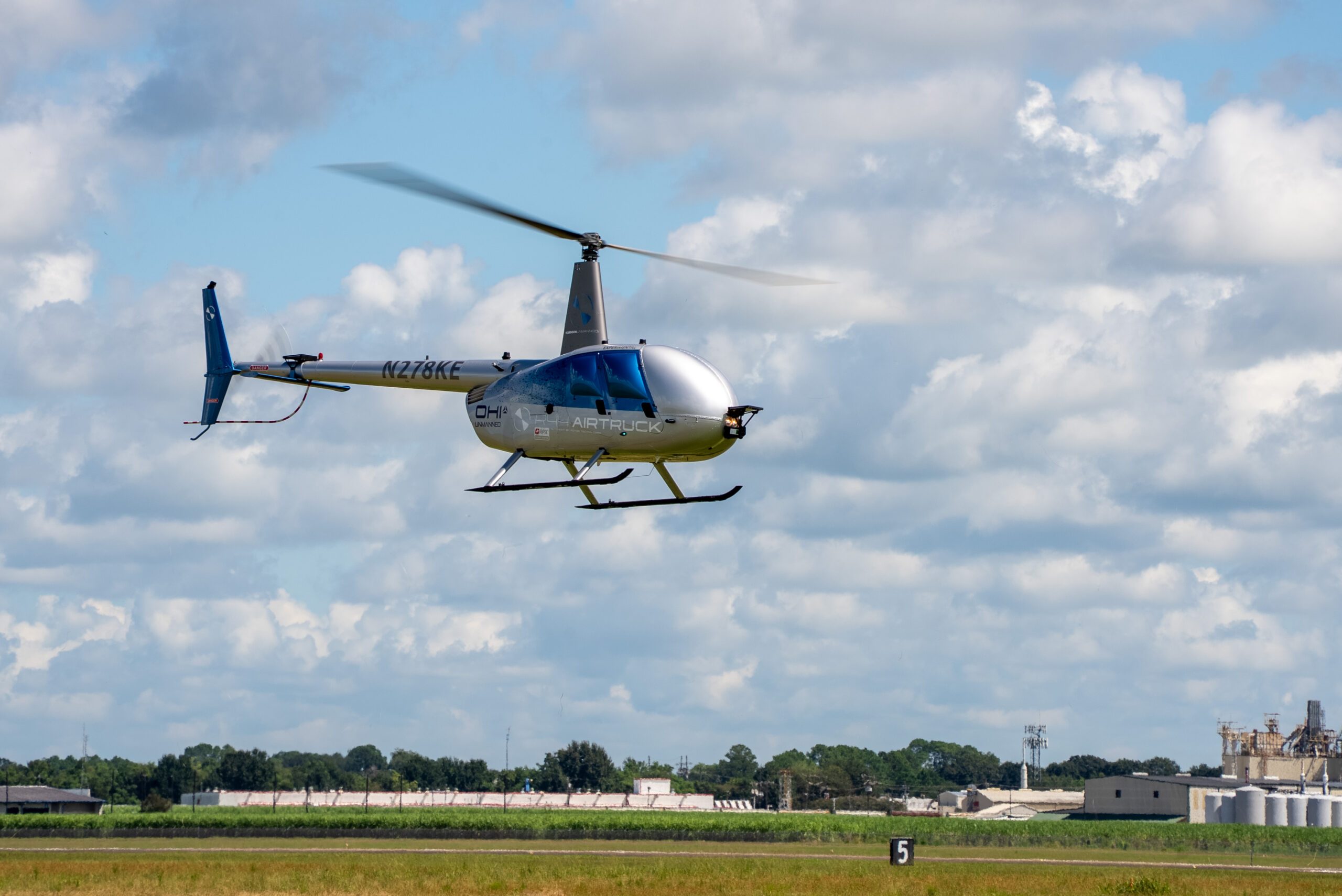 Robinson Unmanned Expands Heavy-Lift UAS Capabilities with R44 AIRTRUCK Demonstrations
