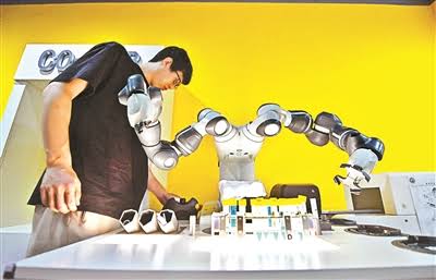 Ophthalmic Surgical Robot Achieves Micron-Level Precision in Three Minutes