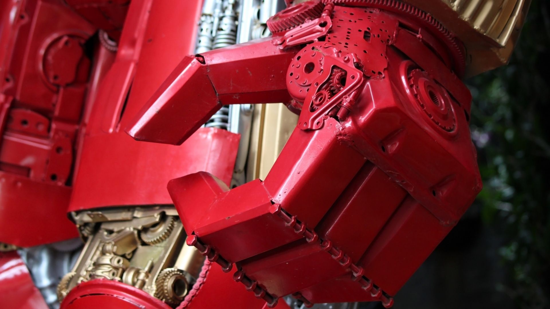 Challenges in Developing Human-Like Robotic Hands for Household Tasks