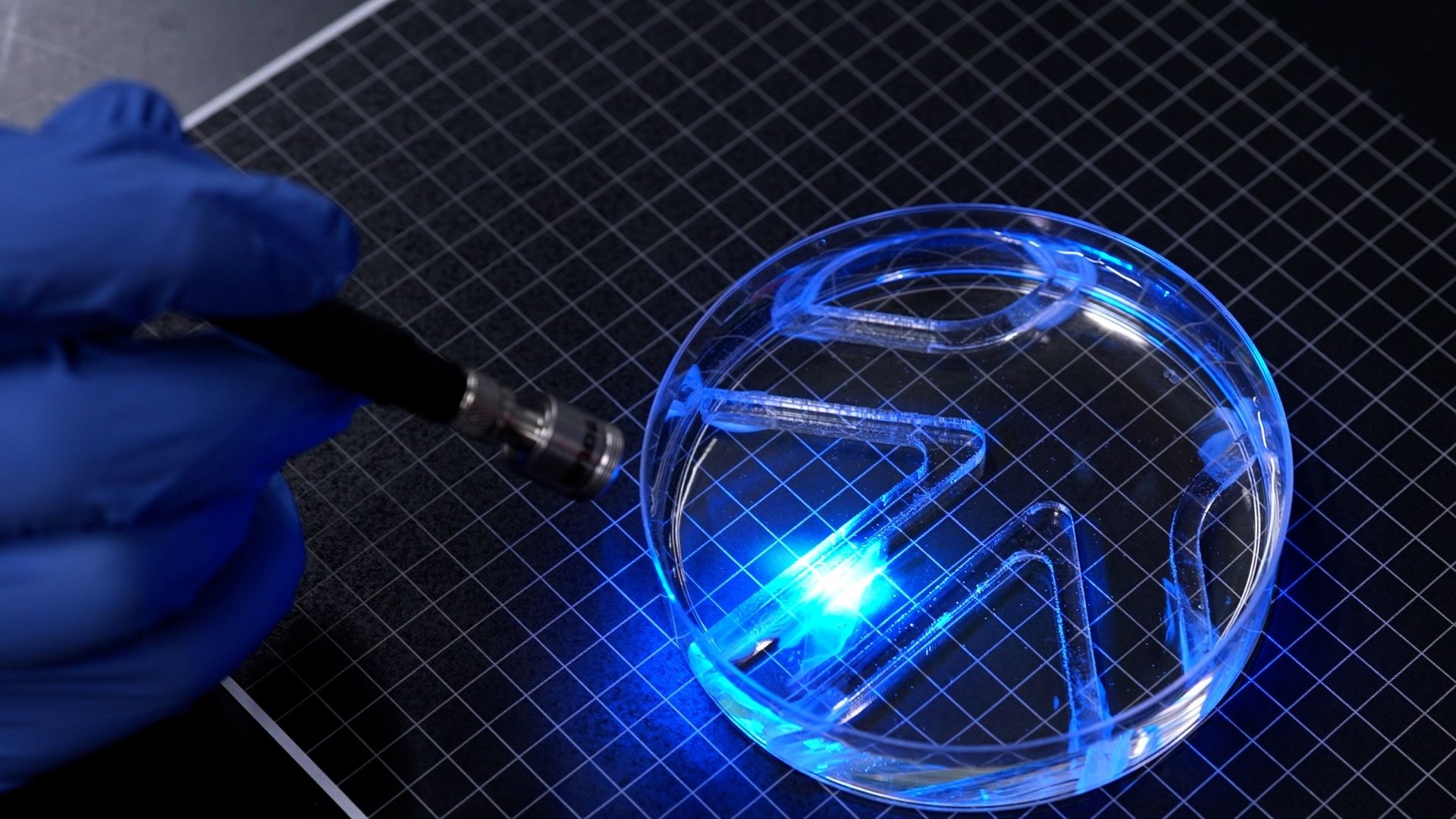 MIT Develops Ultra-Thin Swimming Robot Powered by Living Muscle Cells