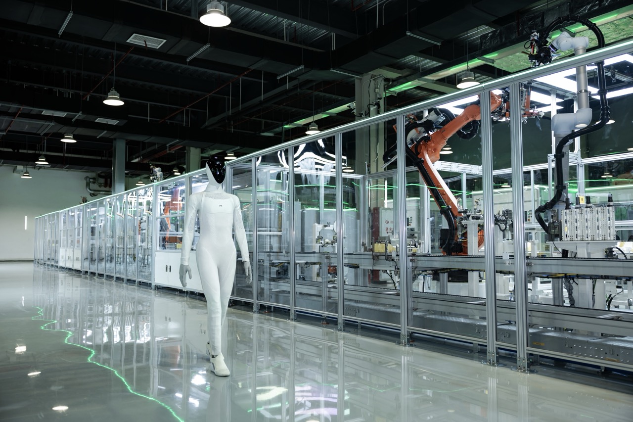 XPENG Gathers Humanoid Suppliers for IRON Production Ahead of 2026 Target