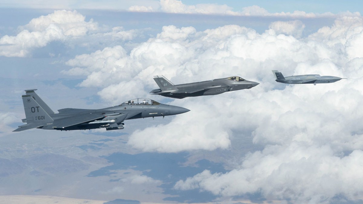 General Atomics FQ-42A Vengeance CCA Conducts Flight Tests with USAF Fighters