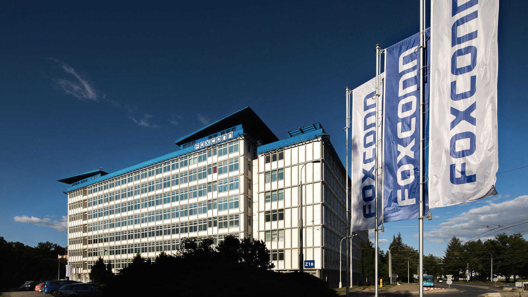 Foxconn and IAT Establish Joint Venture to Enhance Robot Production Capacity