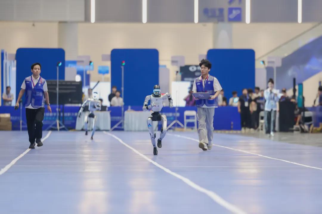 Humanoid Robots Compete in Multiple Events at 2026 Global Digital Trade Innovation Competition