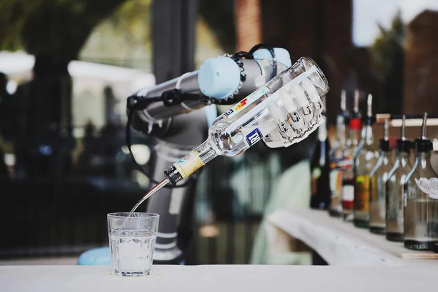 Moutai and Wuliangye Invest in Robotics Amid Sluggish Baijiu Sales