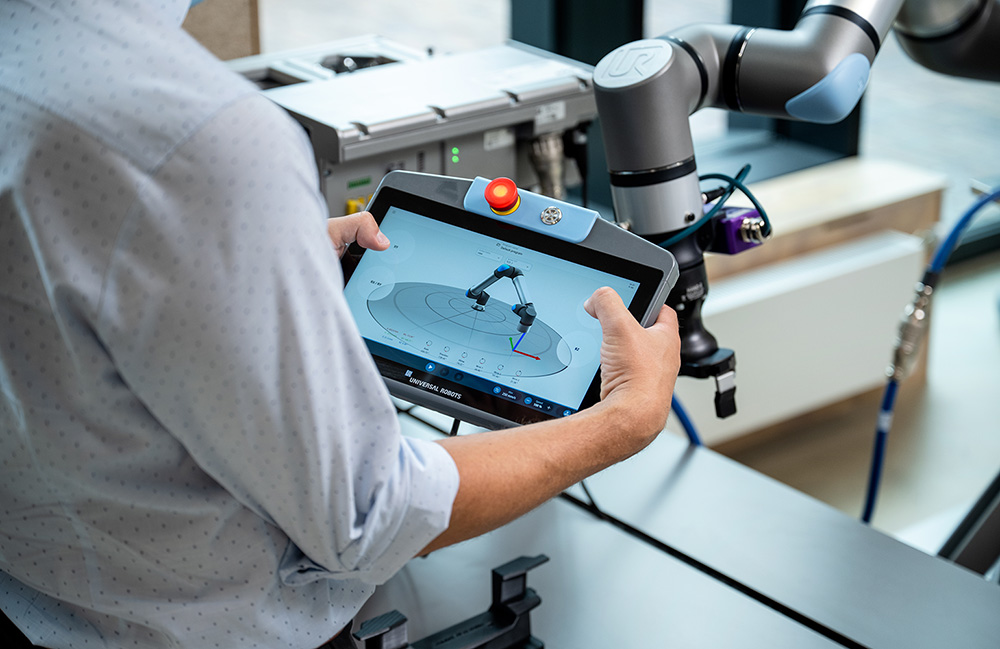 Universal Robots Unveils Gen 7 Robotics Platform at IMTS Trade Show