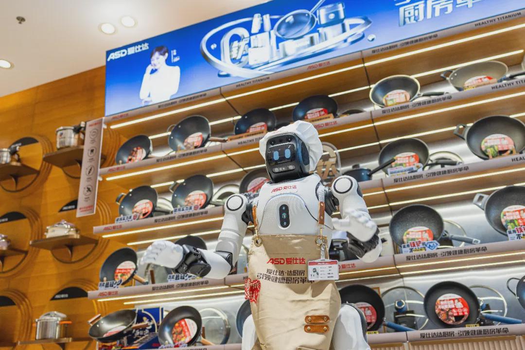 Zhiyuan Deploys 100 Robots in Retail Stores During First Year of Operation
