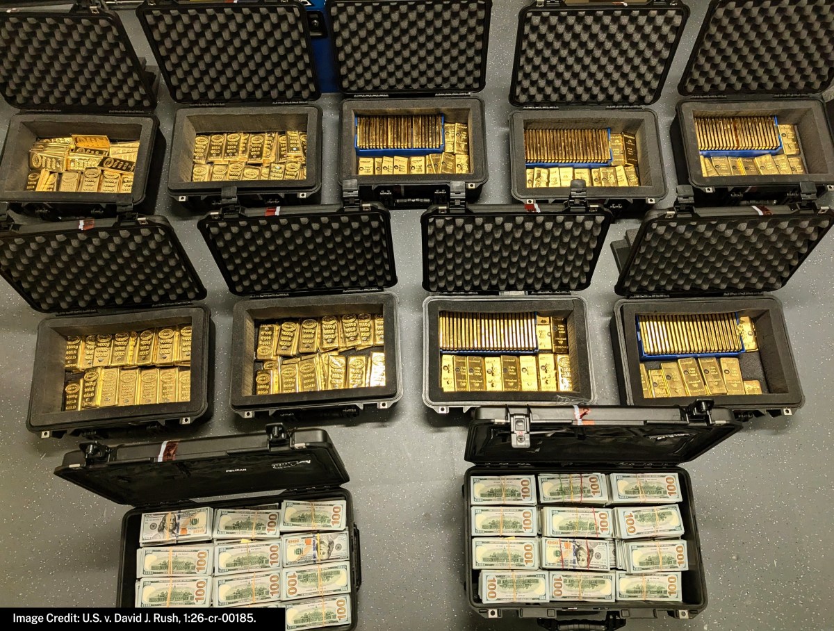 Former CIA Officer Pleads Guilty to $200 Million Fraud Scheme Involving Gold Bars