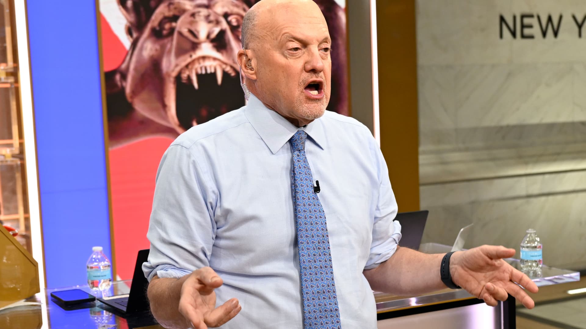Jim Cramer Analyzes Record Stocks Amid Rising Treasury Yields
