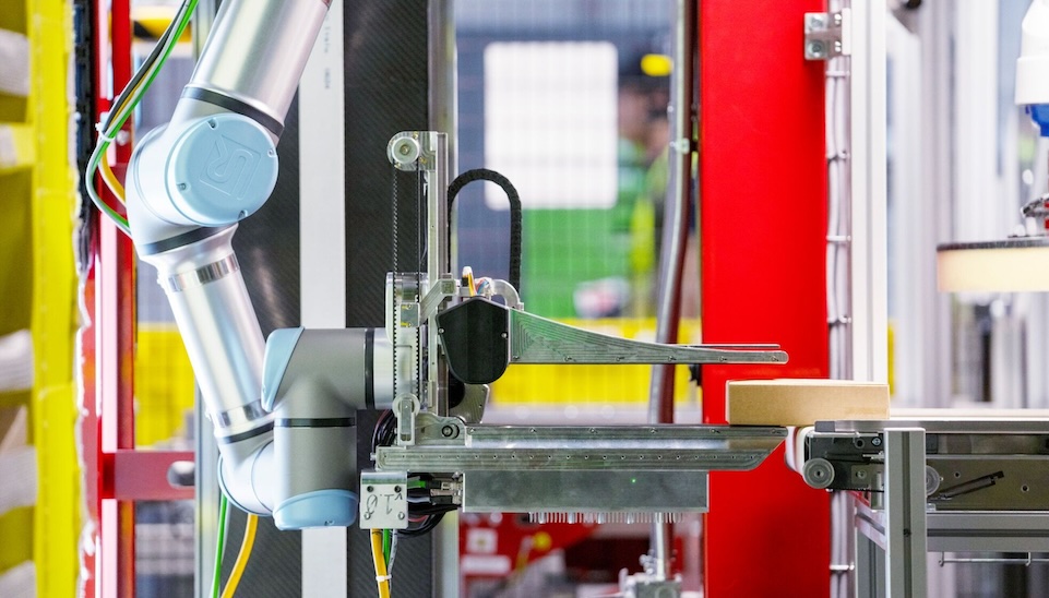 AWS Unveils Open-Source Physical AI Toolchain for Robotics Development